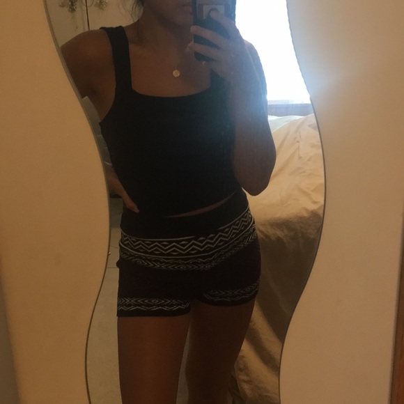 Forever 21 Geometric Sweater Shorts - Picture 3 of 3